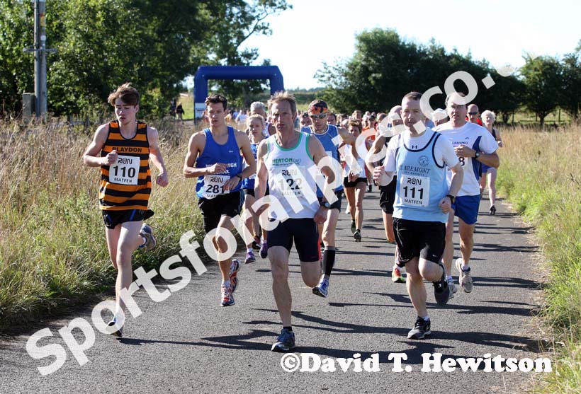 Start of the 10k Run Northumberland Matfen. Photo: David T. Hewitson/Sports for All Pics